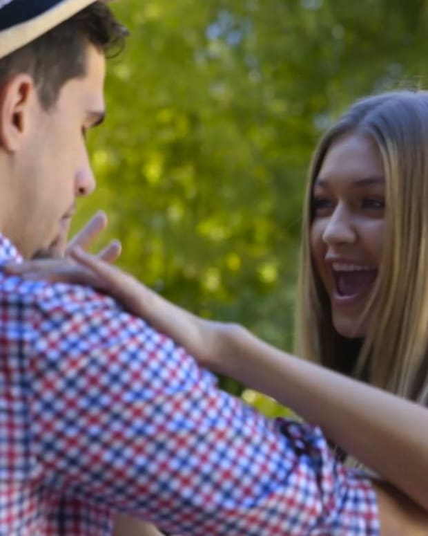 Salsa Lessons with Gigi Hadid IMAGE